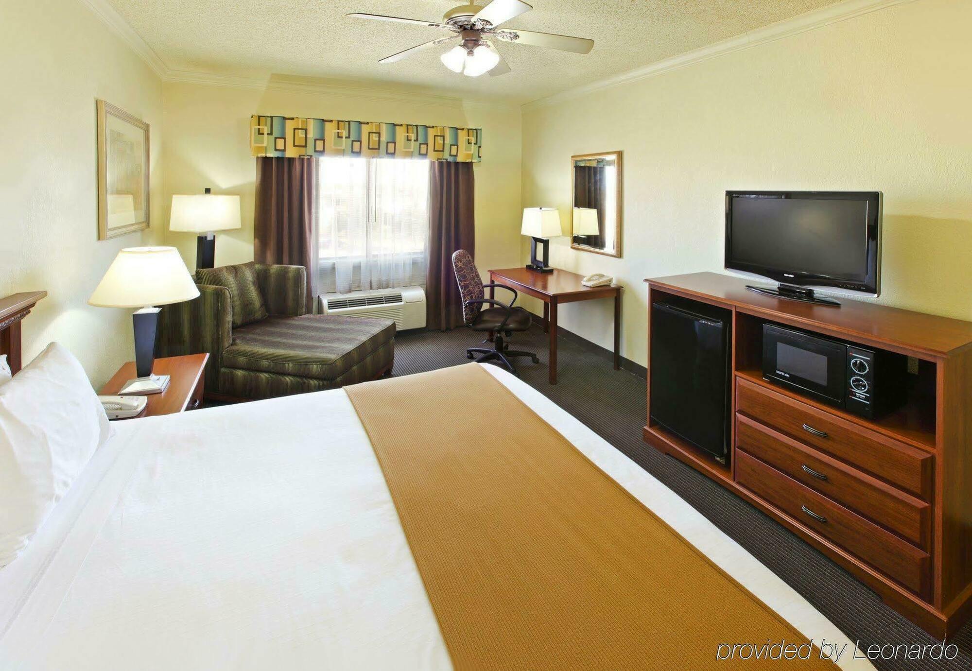 Holiday Inn Express Hotel & Suites Greenville By Ihg Εξωτερικό φωτογραφία